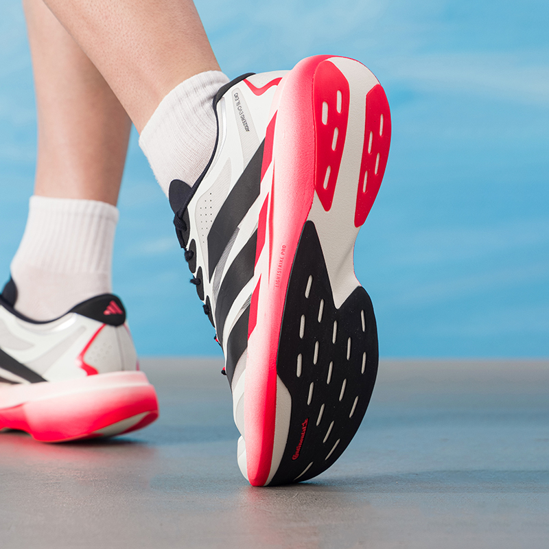 Scarpe da uomo Adidas, modello - Lightweight Road Running Shoes recensione e prezzo